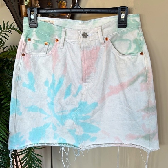 Levi's Premium High-Rise Deconstructed Jean Skirt White Pastel Tie Dye Denim - Picture 4 of 16